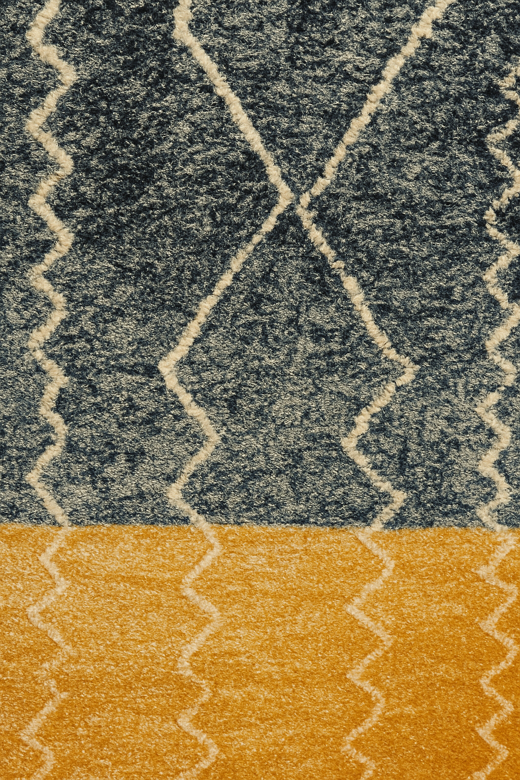 Zig & Glow – Handwoven Geometric Rug